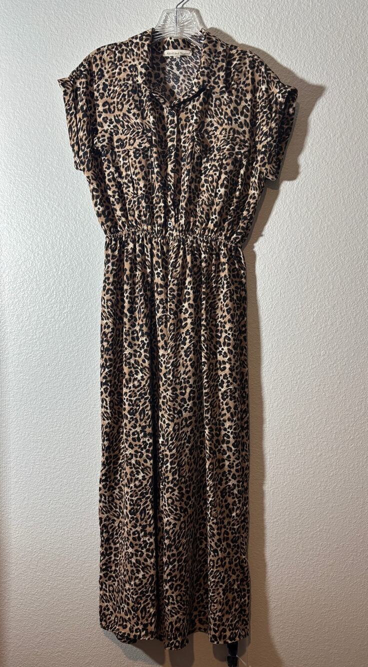Above and Beyond Size S Leopard Cheetah Animal Print Button-Front Jumpsuit